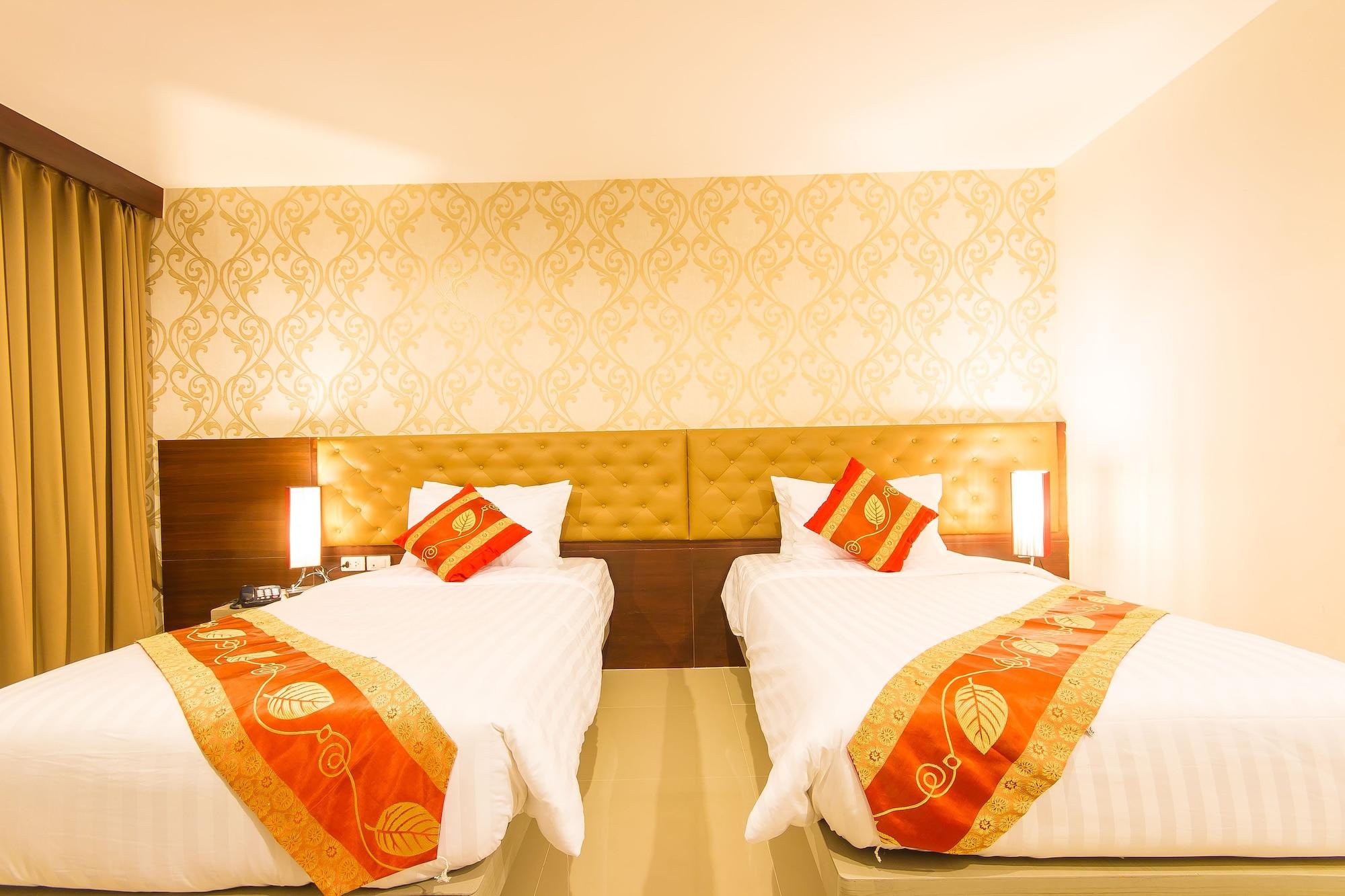 Hemingways Silk Hotel Patong Bagian luar foto
