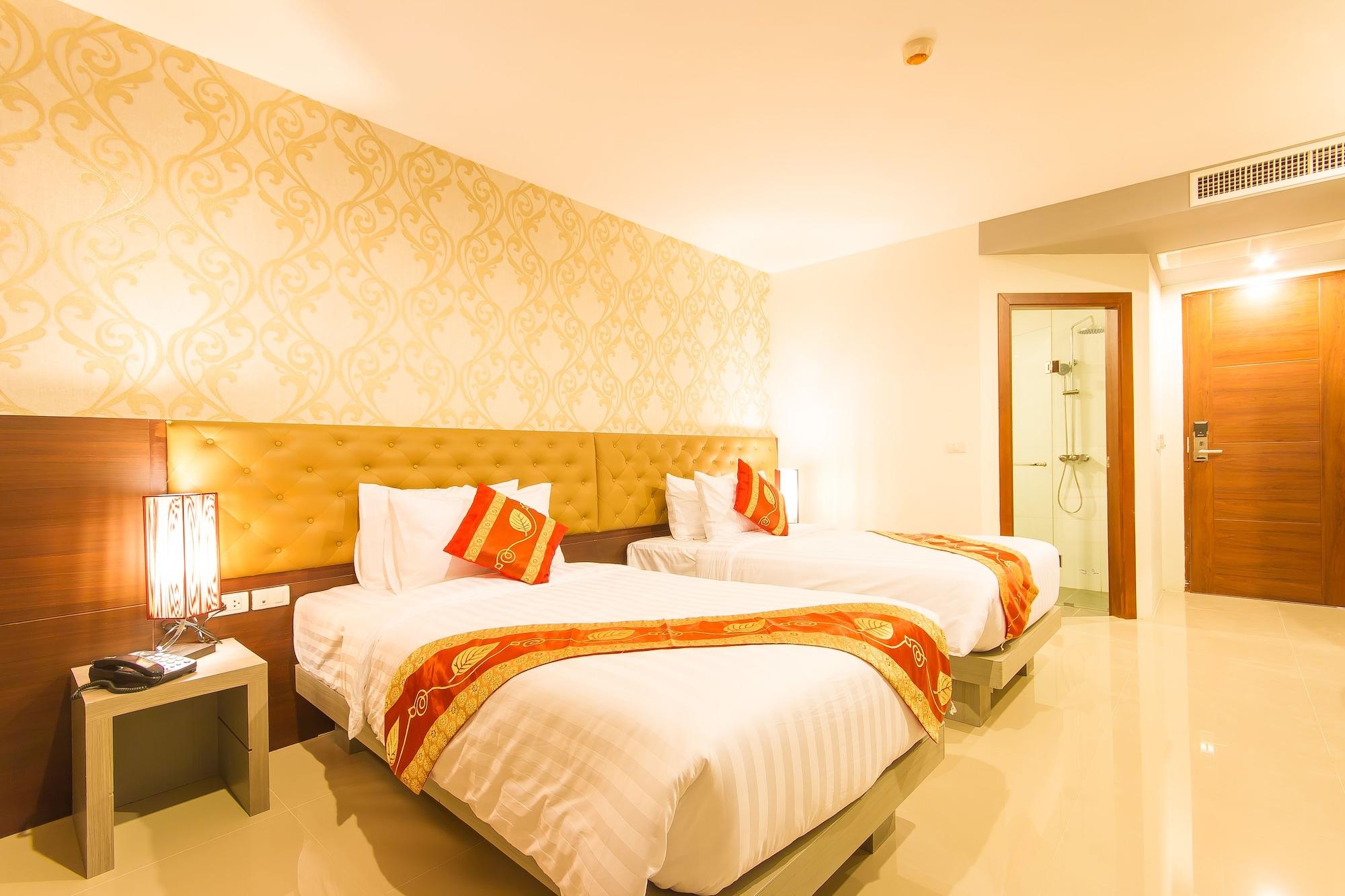Hemingways Silk Hotel Patong Bagian luar foto