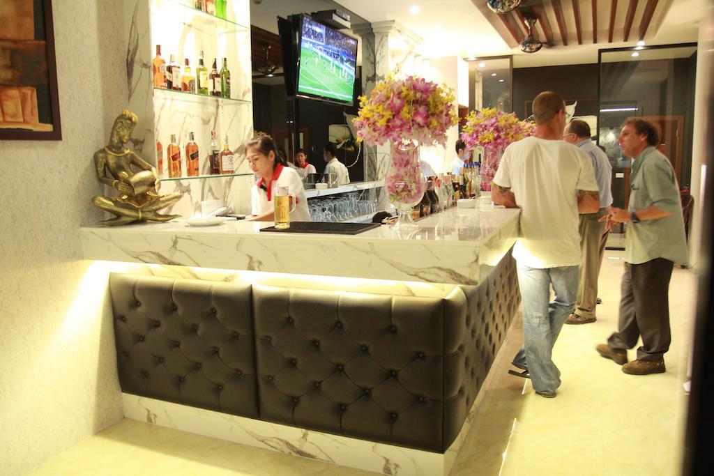 Hemingways Silk Hotel Patong Bagian luar foto