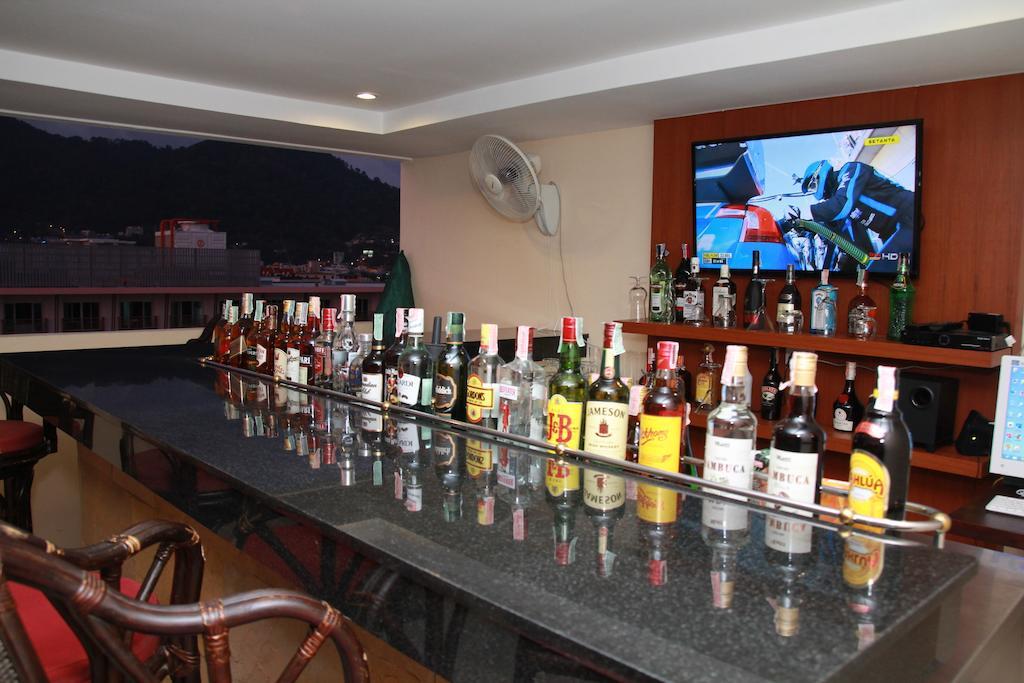 Hemingways Silk Hotel Patong Bagian luar foto