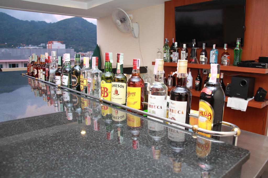 Hemingways Silk Hotel Patong Bagian luar foto