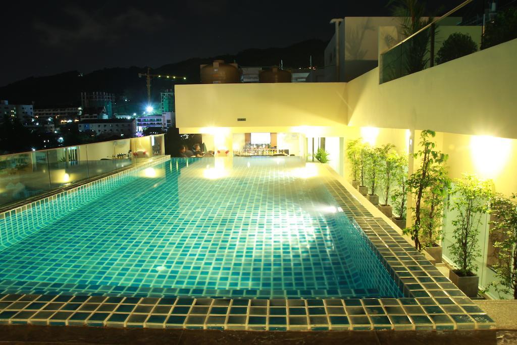 Hemingways Silk Hotel Patong Bagian luar foto