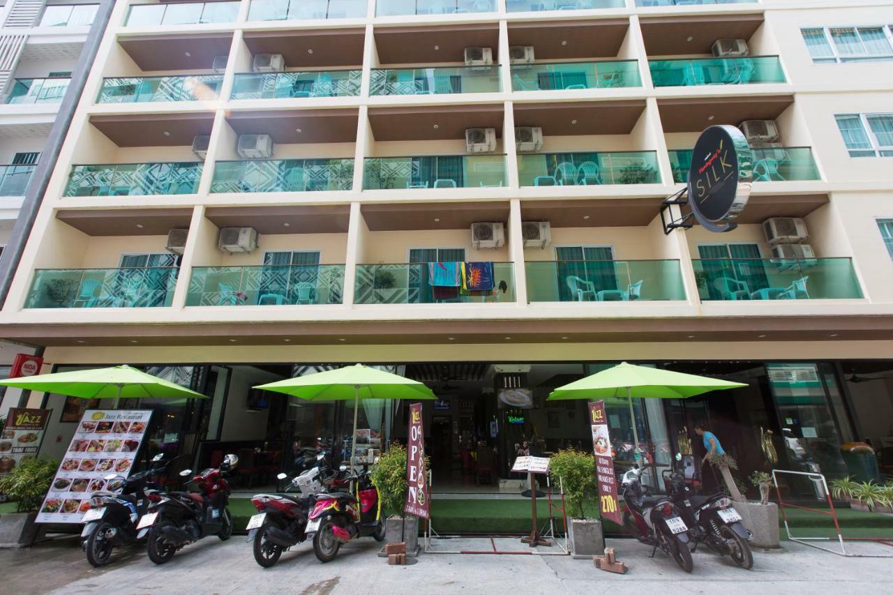Hemingways Silk Hotel Patong Bagian luar foto
