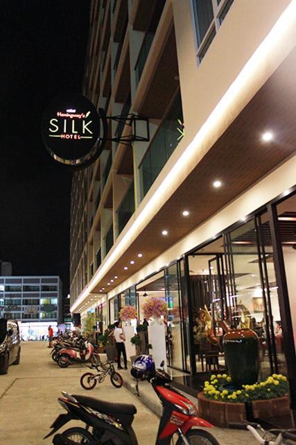 Hemingways Silk Hotel Patong Bagian luar foto